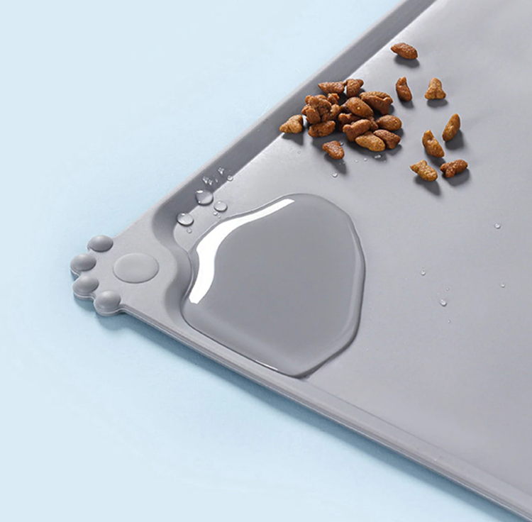 Waterproof silicone dog food mat in gray