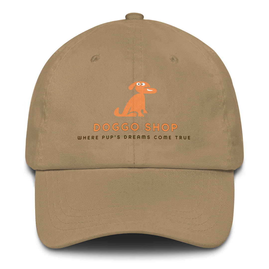 Beige cap with doggo shop logo on a white background