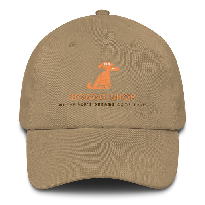 Beige cap with doggo shop logo on a white background