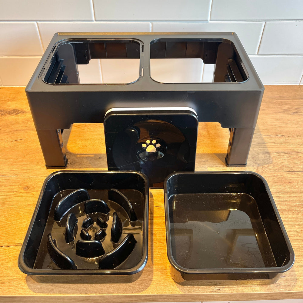splash-proof dog water bowl in black