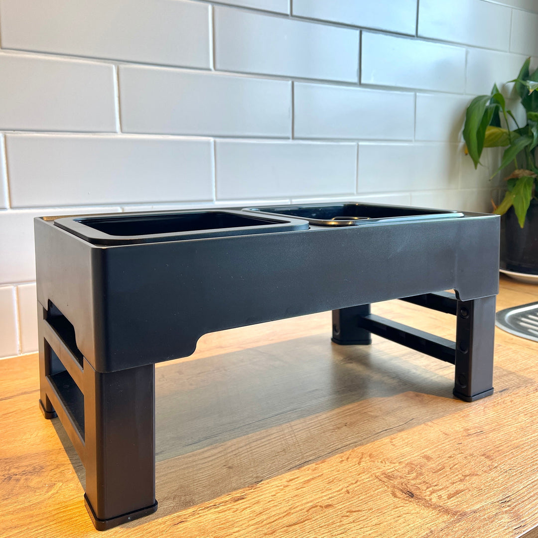 splash-proof dog water bowl in black